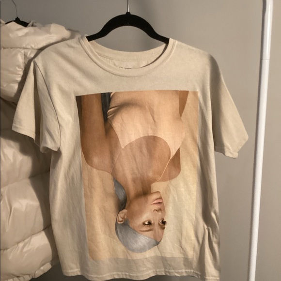 Bundle of T-Shirts - Picture 5 of 13